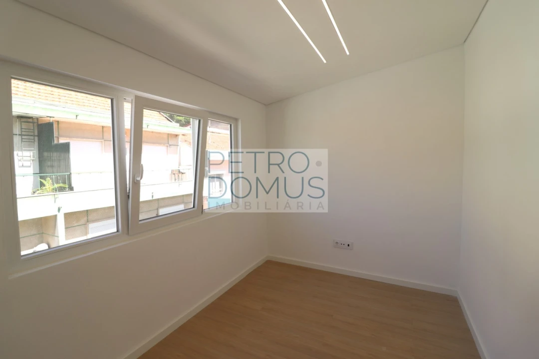 Apartamento T2 para Venda em Almada, Cova da Piedade, Pragal e Cacilhas Foto 31