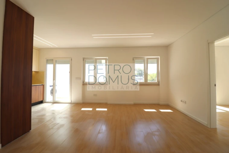 Apartamento T2 para Venda em Almada, Cova da Piedade, Pragal e Cacilhas Foto 9
