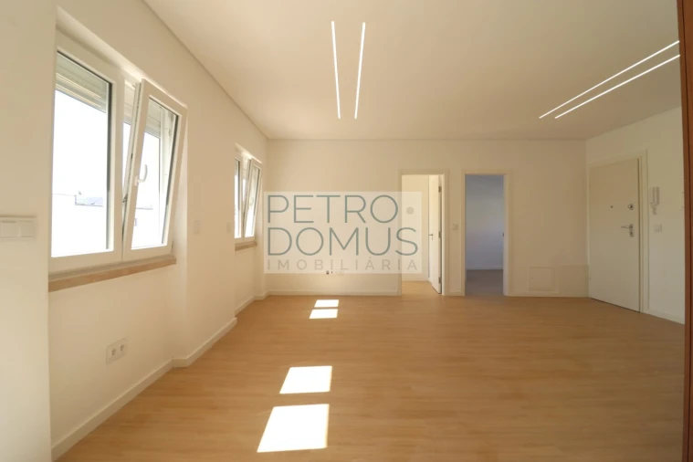 Apartamento T2 para Venda em Almada, Cova da Piedade, Pragal e Cacilhas Foto 11