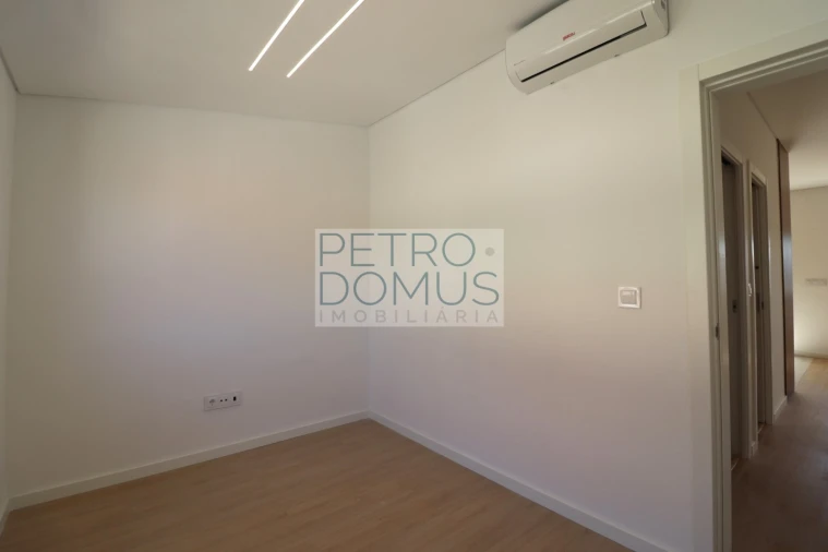 Apartamento T2 para Venda em Almada, Cova da Piedade, Pragal e Cacilhas Foto 33