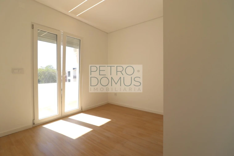 Apartamento T2 para Venda em Almada, Cova da Piedade, Pragal e Cacilhas Foto 15