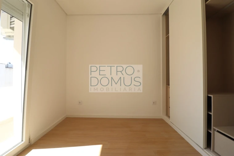Apartamento T2 para Venda em Almada, Cova da Piedade, Pragal e Cacilhas Foto 16