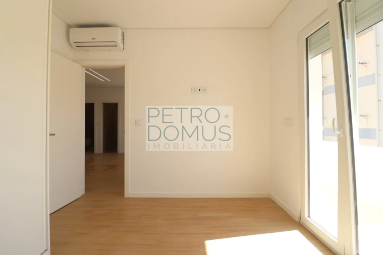 Apartamento T2 para Venda em Almada, Cova da Piedade, Pragal e Cacilhas Foto 17