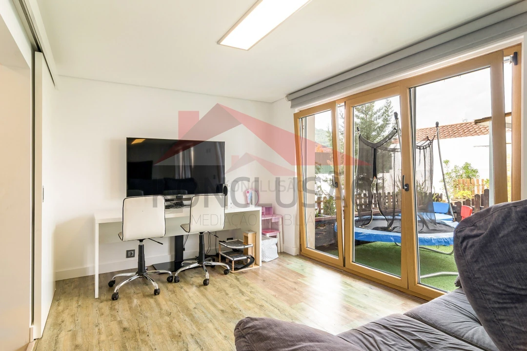 Moradia T3 para Venda em Bucelas Foto 6