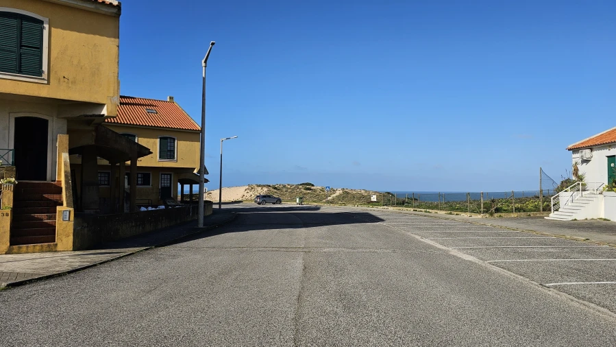 Moradia T3 para Venda em Atouguia da Baleia Foto 3