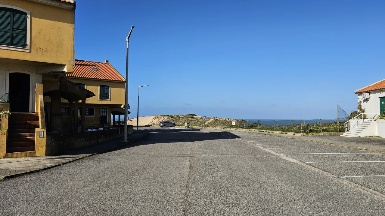 Moradia T3 para Venda em Atouguia da Baleia Foto 3