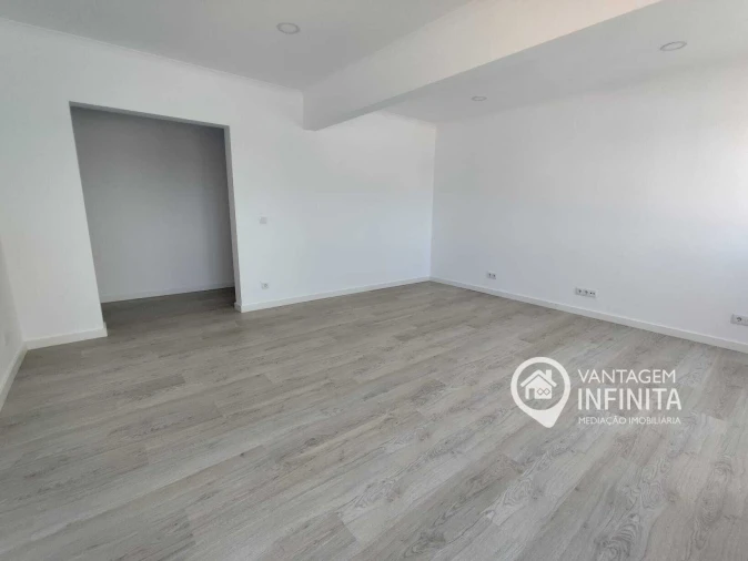 Apartamento T3 para Venda em Almada, Cova da Piedade, Pragal e Cacilhas Foto 9