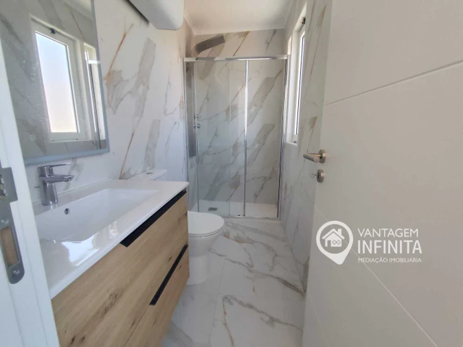 Apartamento T3 para Venda em Almada, Cova da Piedade, Pragal e Cacilhas Foto 4