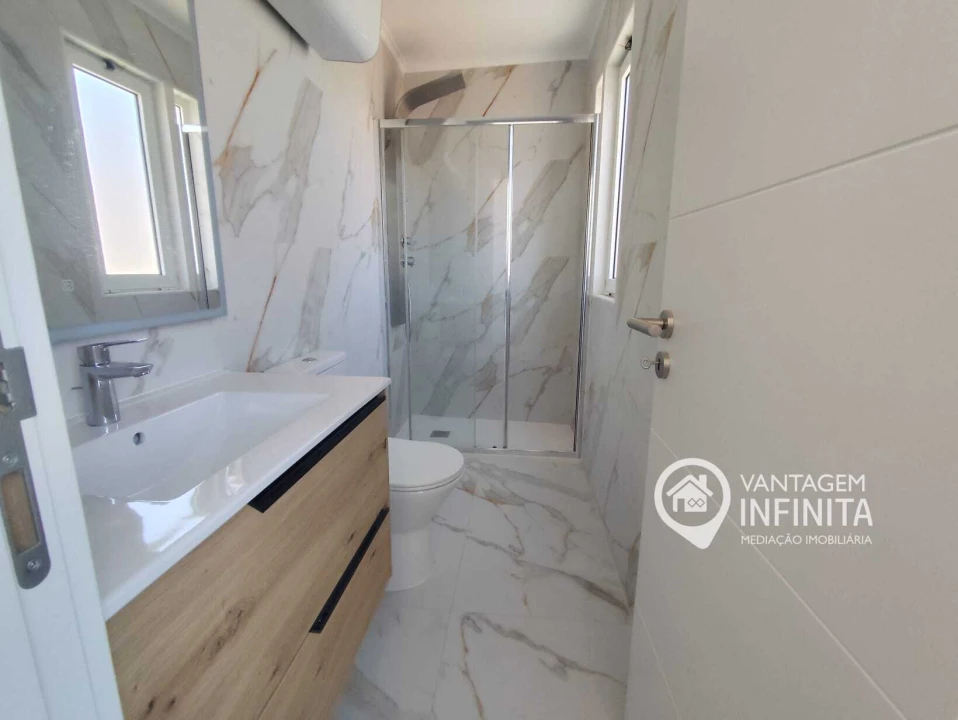 Apartamento T3 para Venda em Almada, Cova da Piedade, Pragal e Cacilhas Foto 4