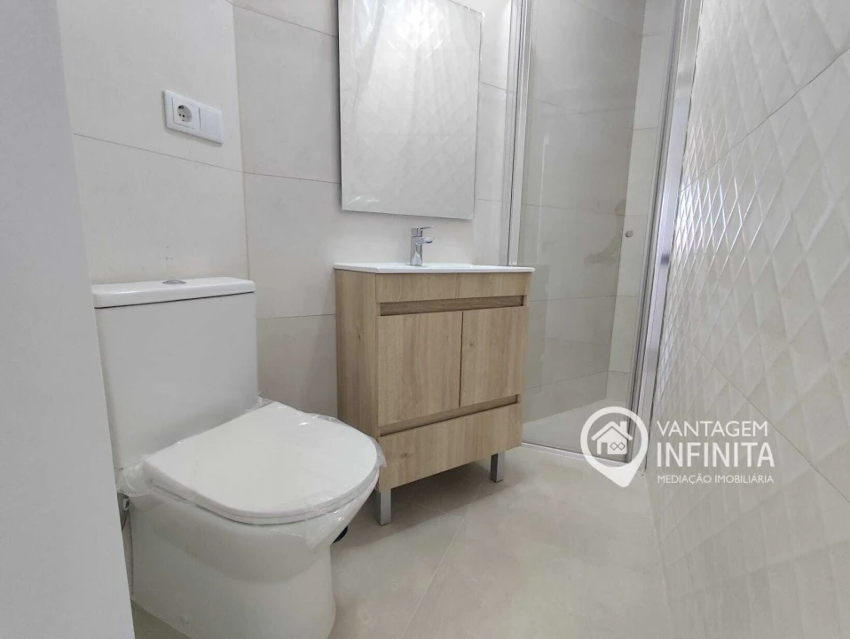 Apartamento T3 para Venda em Almada, Cova da Piedade, Pragal e Cacilhas Foto 6