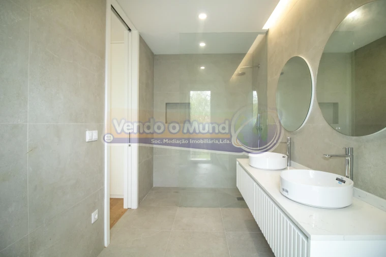 Moradia T6 para Venda em Santo Estêvão Foto 20