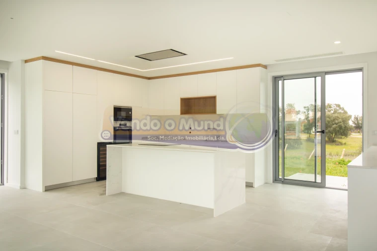 Moradia T6 para Venda em Santo Estêvão Foto 14