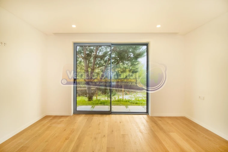 Moradia T6 para Venda em Santo Estêvão Foto 17
