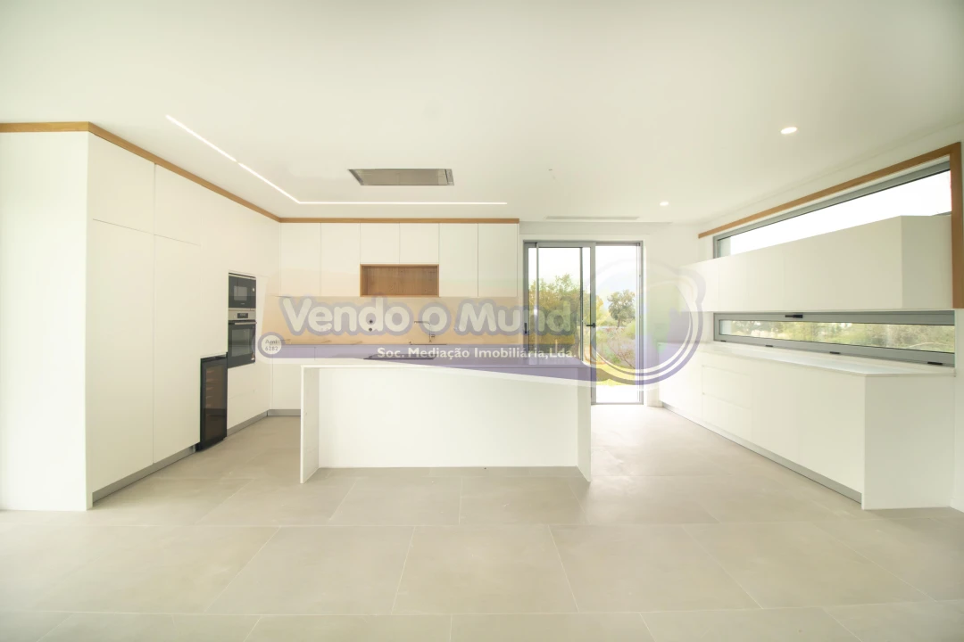 Moradia T6 para Venda em Santo Estêvão Foto 12