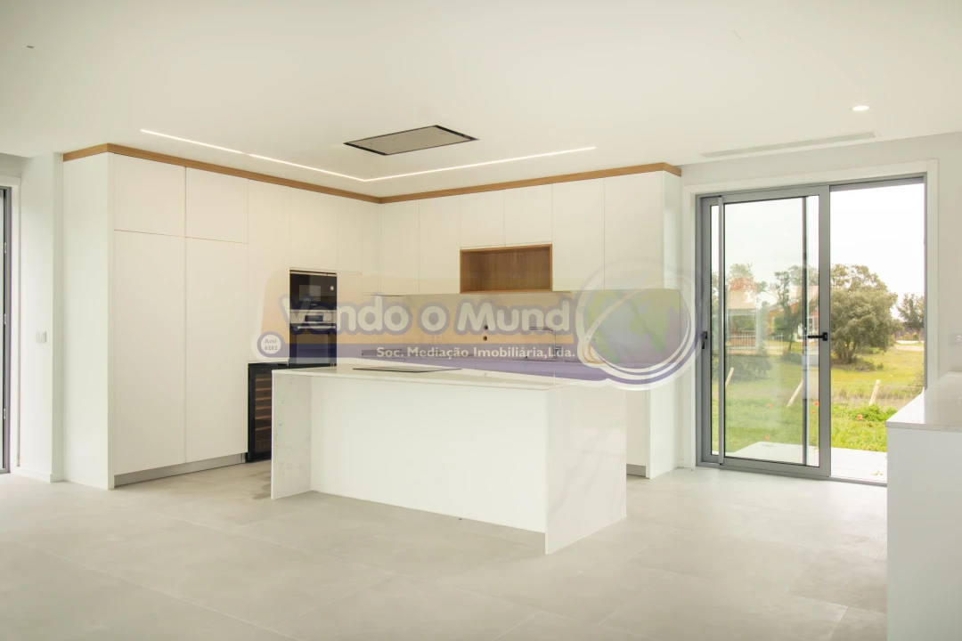 Moradia T6 para Venda em Santo Estêvão Foto 14