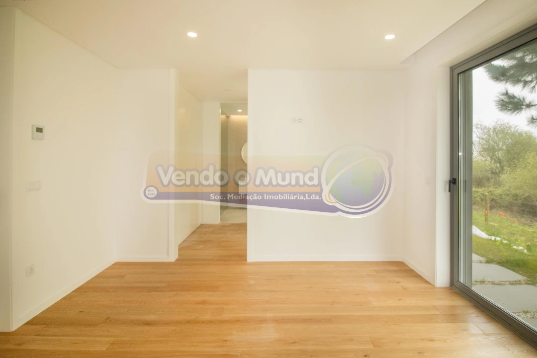 Moradia T6 para Venda em Santo Estêvão Foto 18