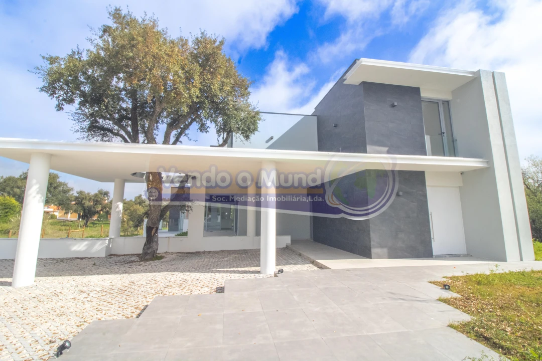 Moradia T6 para Venda em Santo Estêvão Foto 7