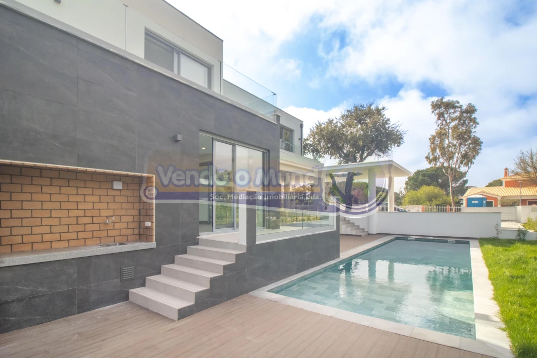 Moradia T6 para Venda em Santo Estêvão Foto 4