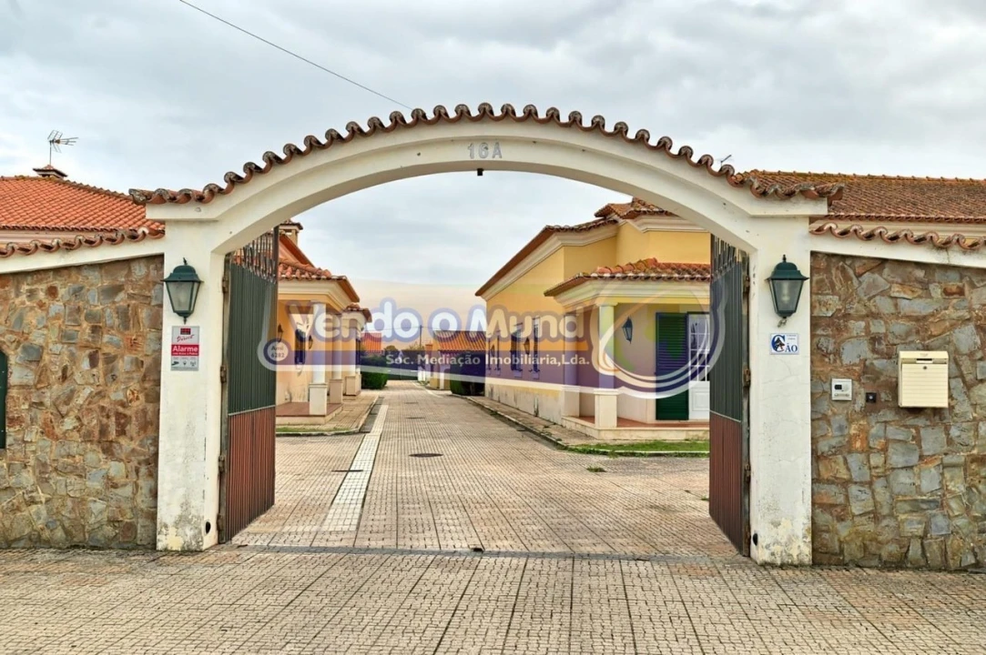 Moradia T4 para Venda em Benavente Foto 2