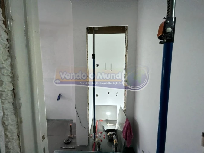 Apartamento T1 para Venda em Águas Livres Foto 6