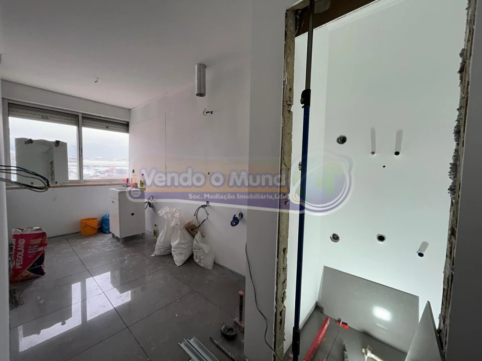 Apartamento T1 para Venda em Águas Livres Foto 5