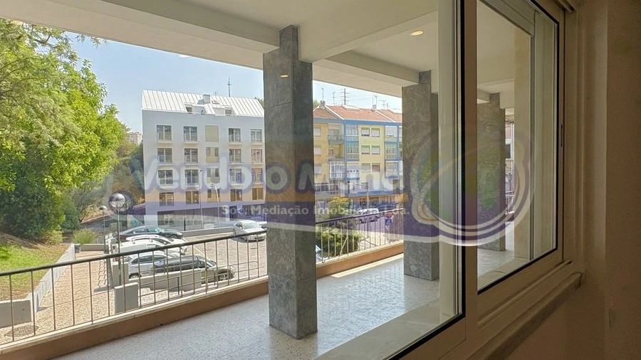 Apartamento T1 para Venda em Sacavém e Prior Velho
