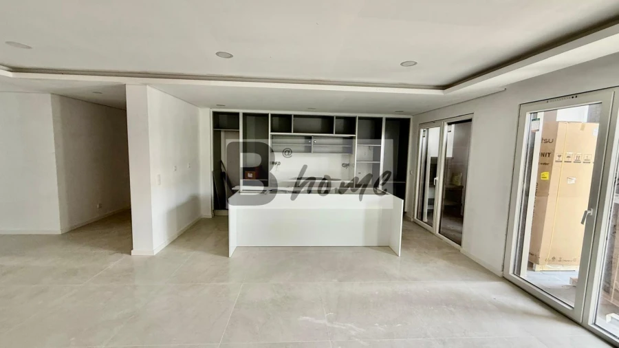 Apartamento T2 para Venda em Palmela Foto 4