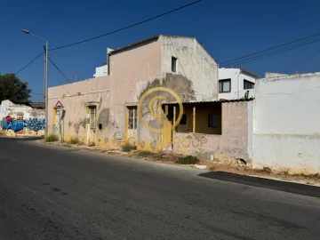 Moradia T3 para Venda em Faro (Sé e São Pedro)