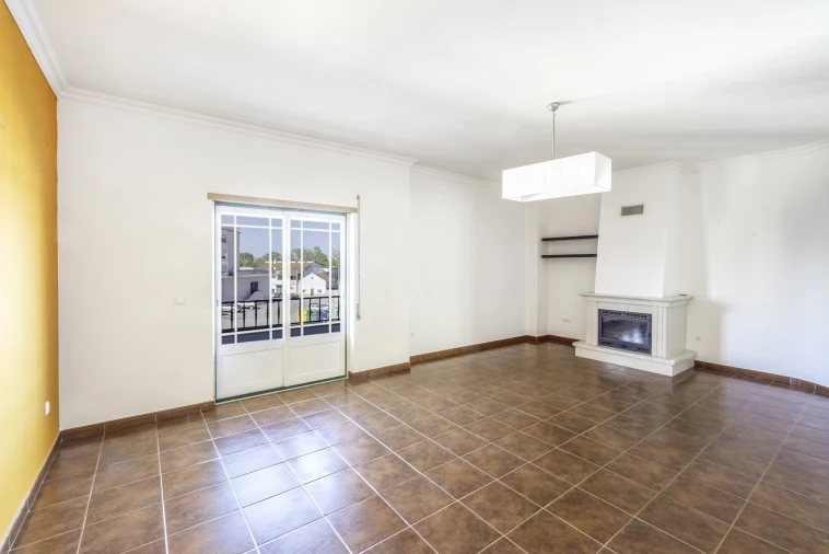 Apartamento T4 para Venda em Benavente Foto 3