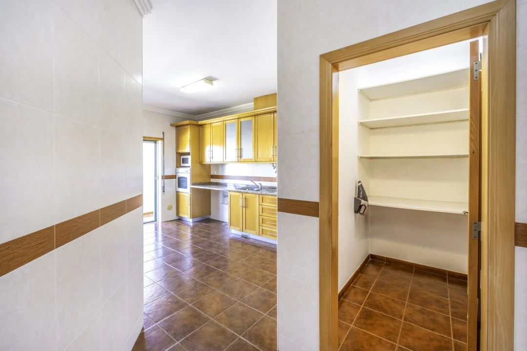 Apartamento T4 para Venda em Benavente Foto 7