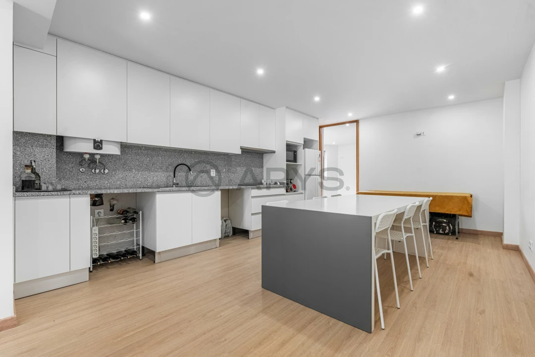 Apartamento T3 para Venda em Ferreiros e Gondizalves Foto 1