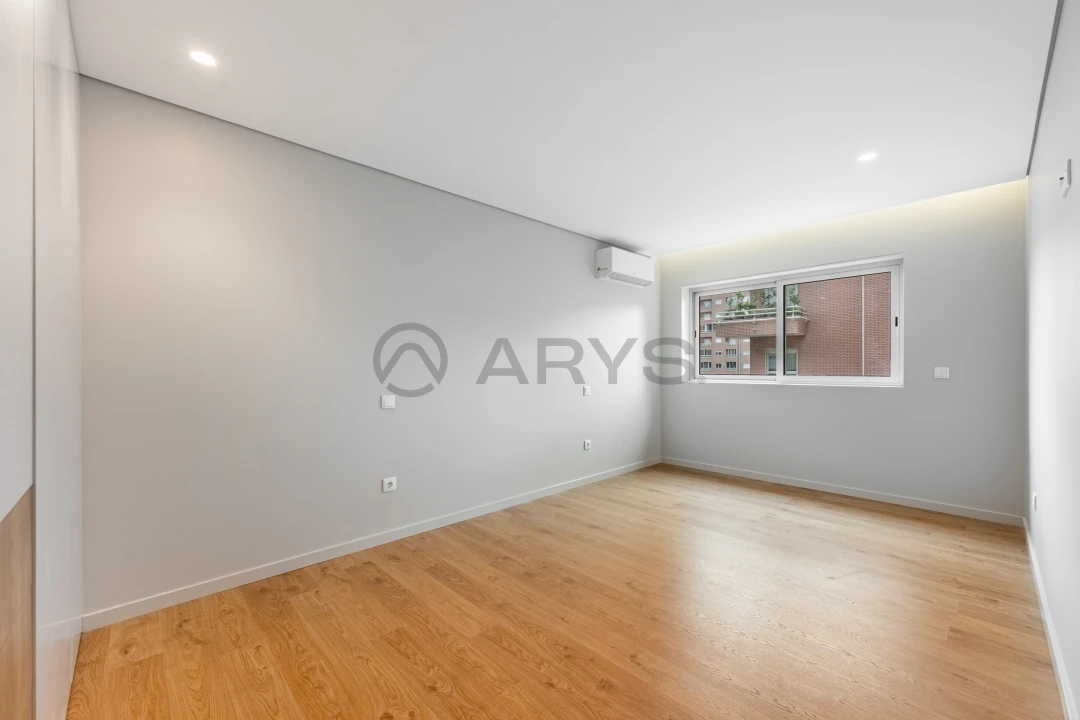 Apartamento T4 para Venda em São Vitor (Braga) Foto 10
