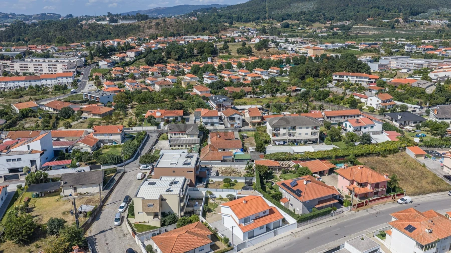 Moradia T3 para Venda em Brito Foto 8