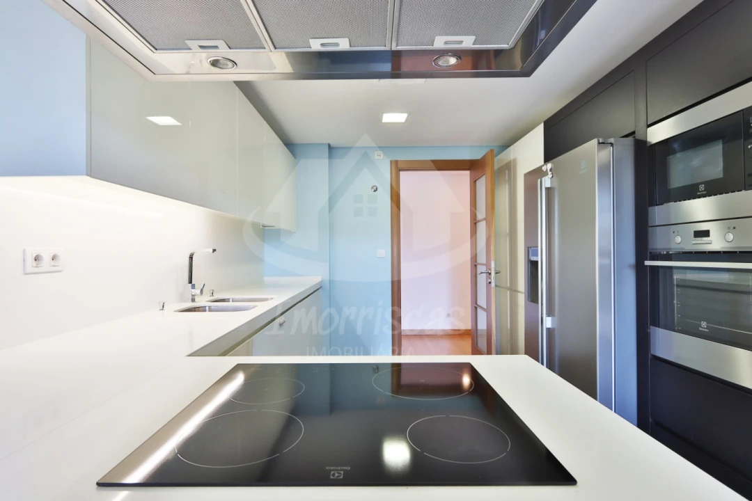 Apartamento T3 para Venda em Sacavém e Prior Velho Foto 16