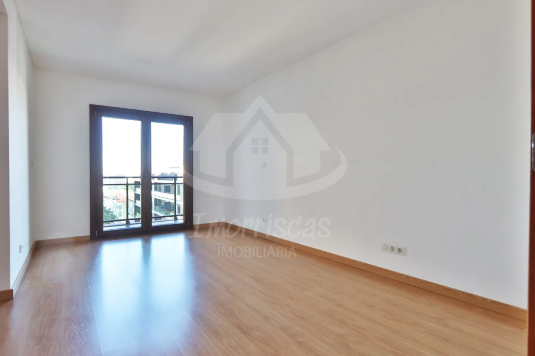 Apartamento T3 para Venda em Sacavém e Prior Velho Foto 24