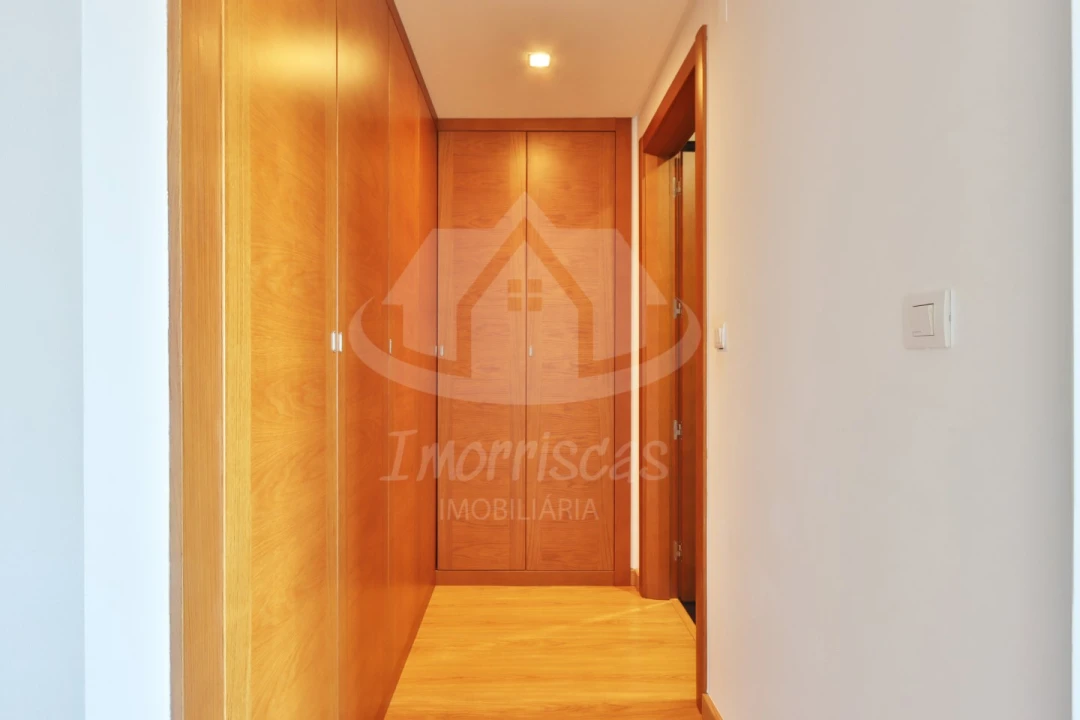 Apartamento T3 para Venda em Sacavém e Prior Velho Foto 26