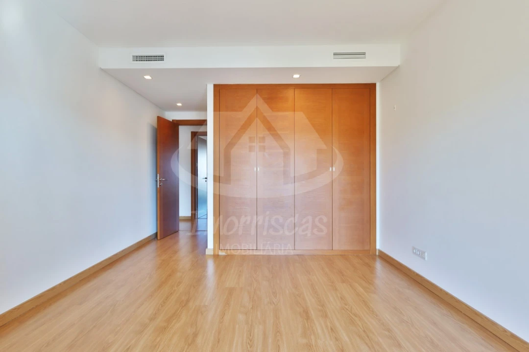 Apartamento T3 para Venda em Sacavém e Prior Velho Foto 34