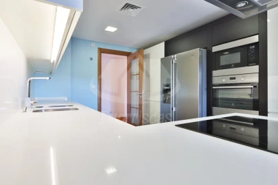 Apartamento T3 para Venda em Sacavém e Prior Velho