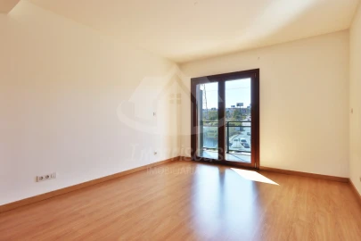 Apartamento T3 para Venda em Sacavém e Prior Velho