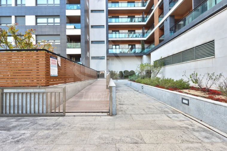 Apartamento T3 para Venda em Sacavém e Prior Velho Foto 8