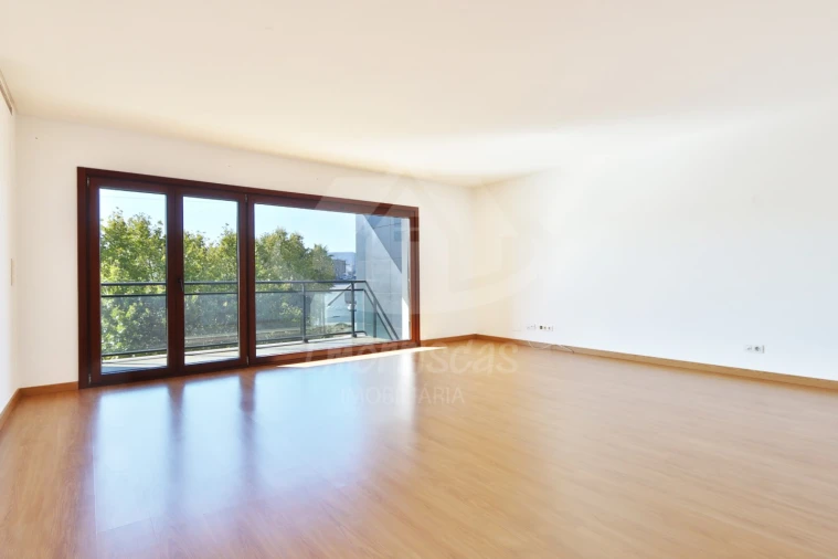 Apartamento T3 para Venda em Sacavém e Prior Velho Foto 9