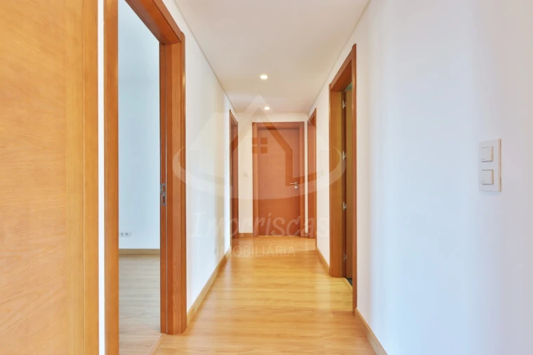 Apartamento T3 para Venda em Sacavém e Prior Velho Foto 23