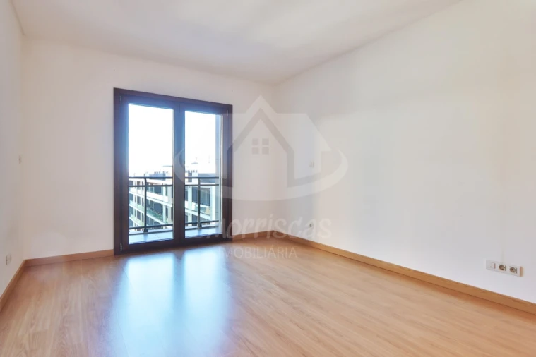 Apartamento T3 para Venda em Sacavém e Prior Velho Foto 27