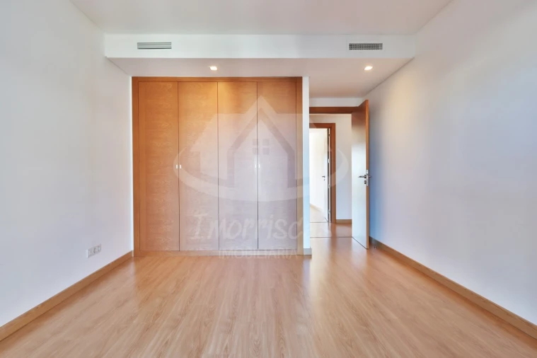 Apartamento T3 para Venda em Sacavém e Prior Velho Foto 29