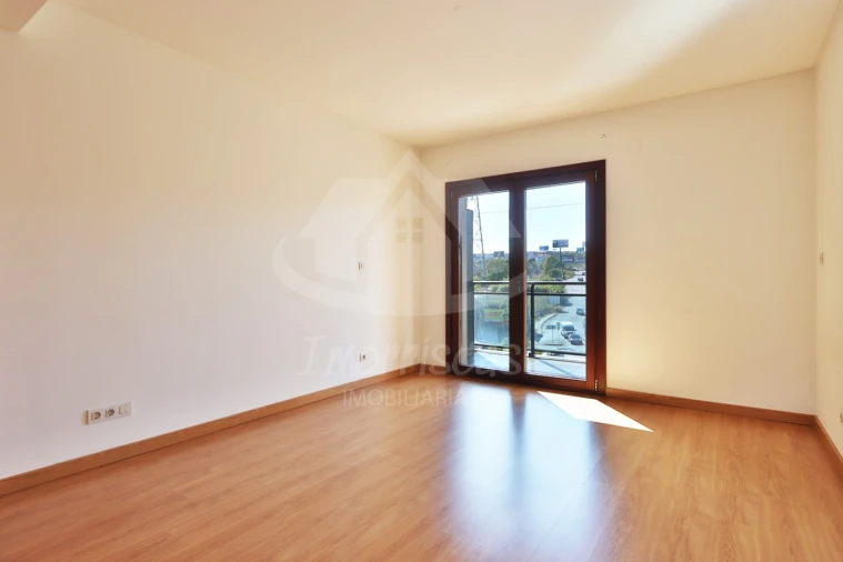 Apartamento T3 para Venda em Sacavém e Prior Velho Foto 33