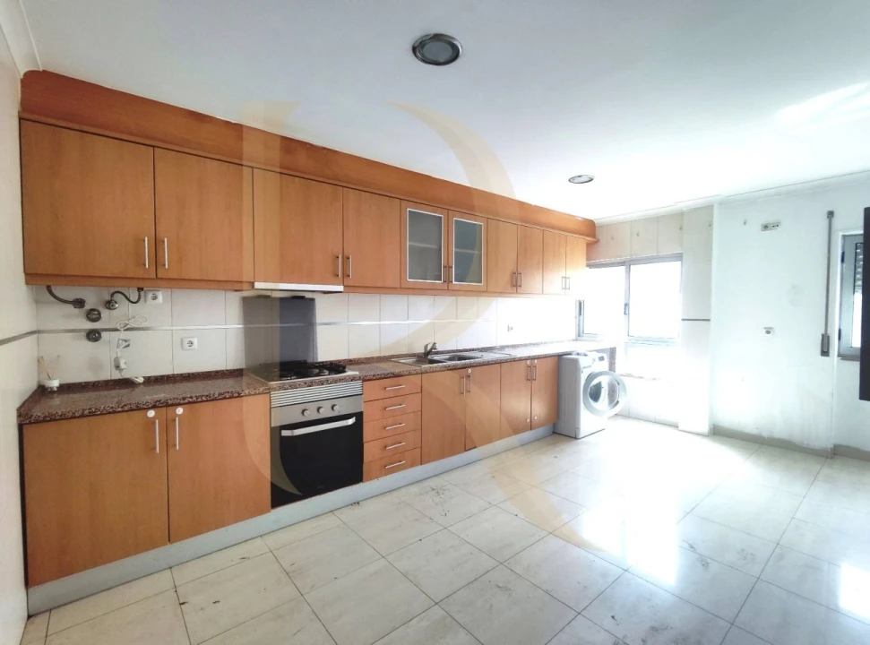 Apartamento T2 para Venda em Amora Foto 1