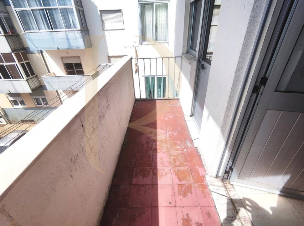 Apartamento T2 para Venda em Amora Foto 3
