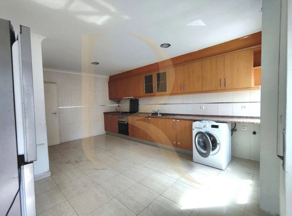 Apartamento T2 para Venda em Amora Foto 4