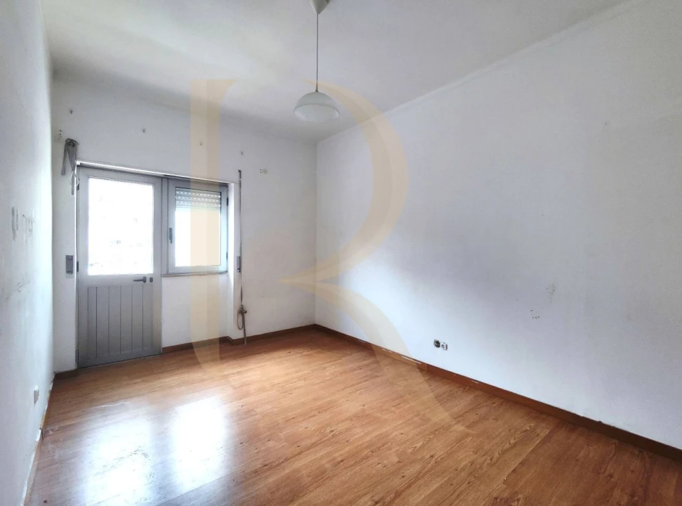 Apartamento T2 para Venda em Amora Foto 8