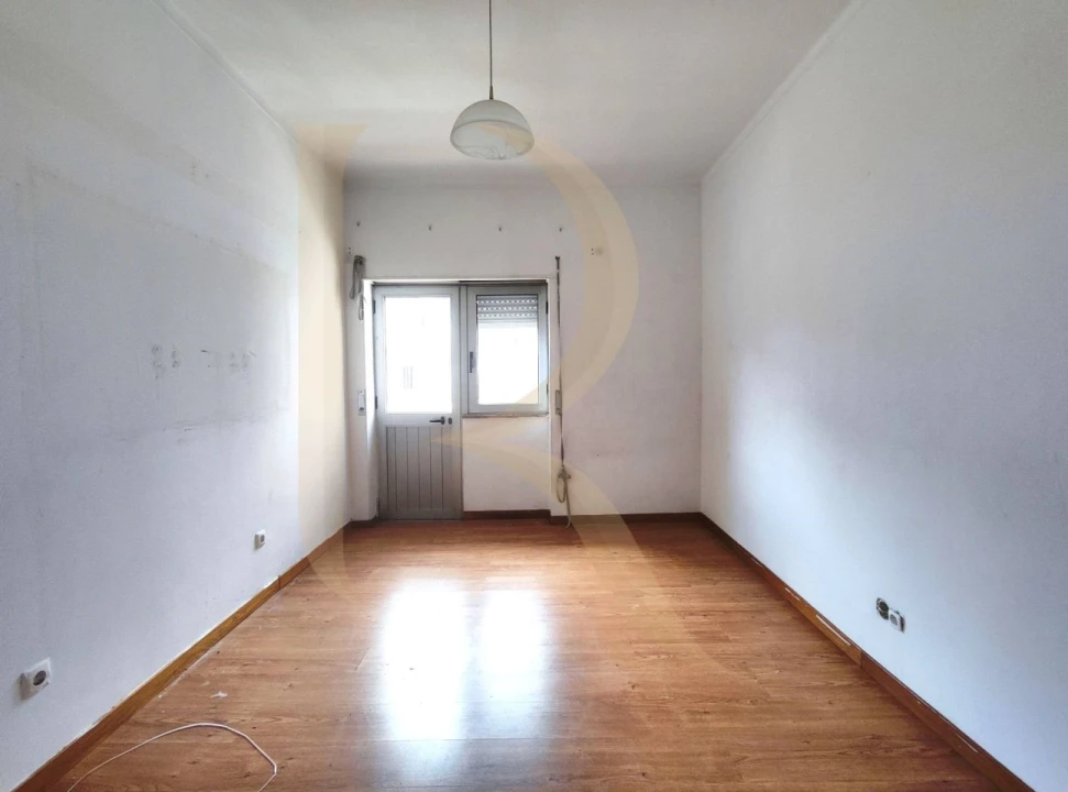 Apartamento T2 para Venda em Amora Foto 9